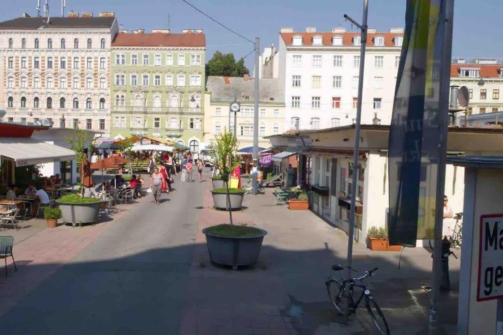 Апартаменты Center Apt In Best Area Near Park & Danube 20'To Airport Вена Экстерьер фото