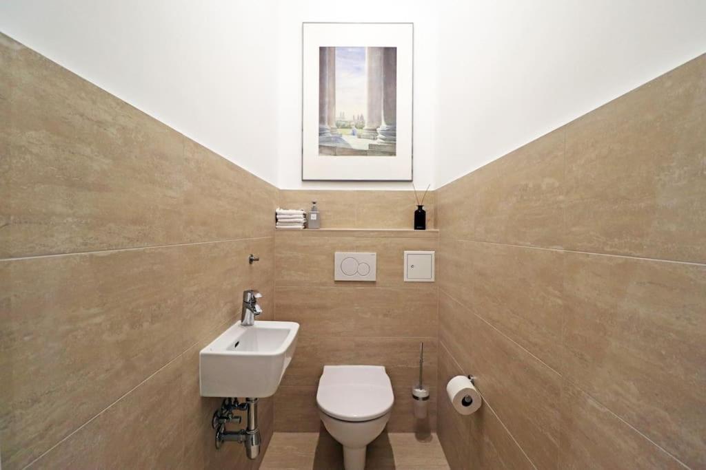 Апартаменты Center Apt In Best Area Near Park & Danube 20'To Airport Вена Экстерьер фото